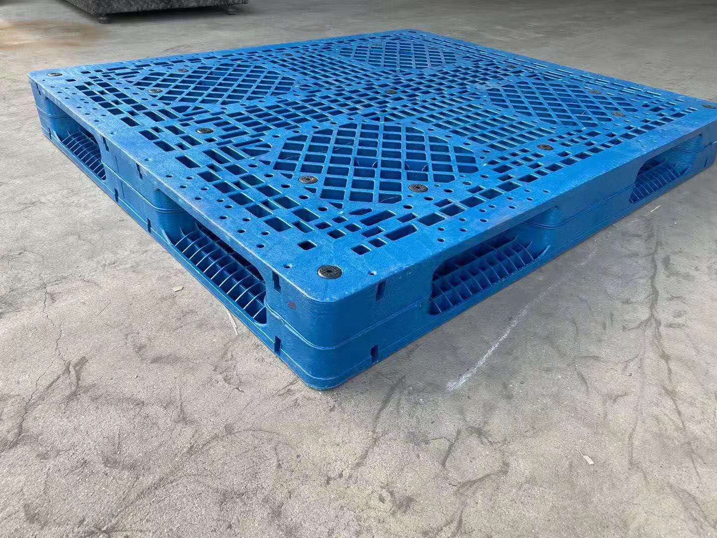 黄岛蓝色1.1米塑料托盘批发 承重高可重复使用