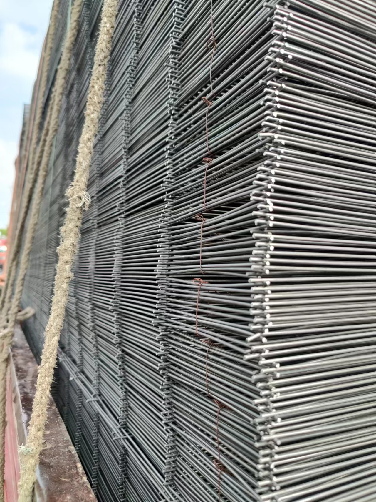 桥路铺设钢筋网片-水泥面建筑网片-铺地暖钢筋网