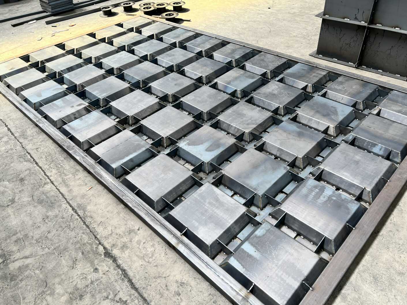 重庆长江航道水下铺设联锁块沉排模具铰链式软体排模具