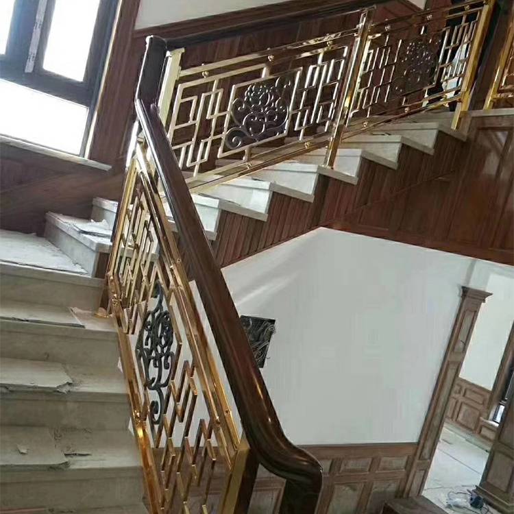 安装铜艺雕花护栏扶手 大型洋房室内楼梯铝制品装饰