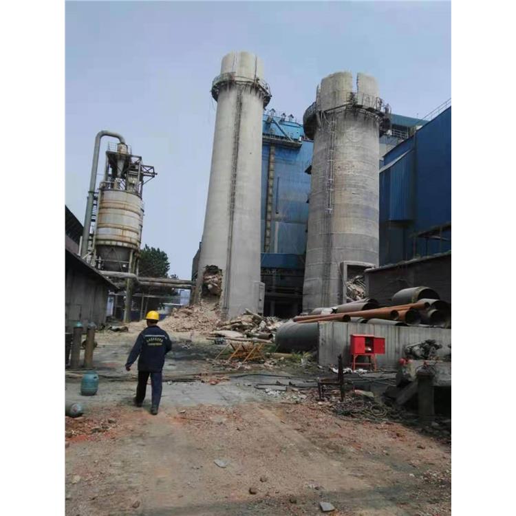 新大 江苏100米水泥烟囱整体拆除