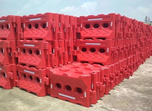 湛江1.8米塑料注水围挡租赁 水马围挡防撞桶厂家
