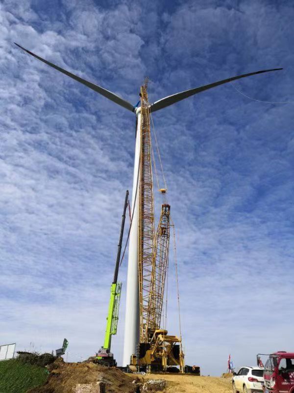 专业风电分包-2400吨汽车吊