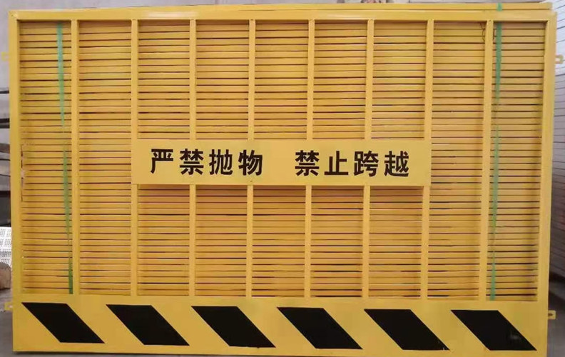 重庆建筑工地基坑护栏，重庆建筑工地电梯门