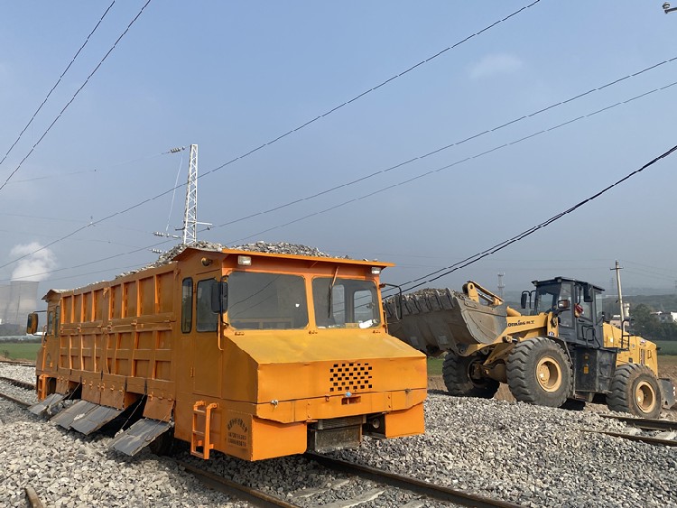 好用的铁路石砟卸料车操作流程铁路石砟卸料补砟车