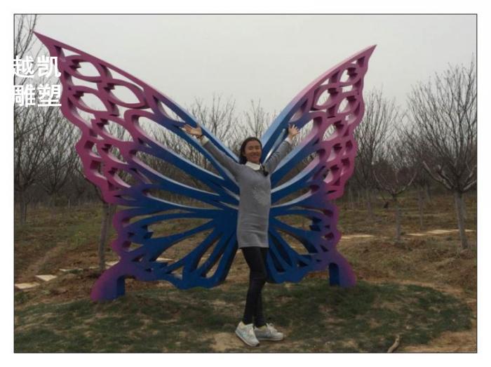 展示蝴蝶雕塑厂家 城堡形式 玻璃钢加工雕塑蝴蝶