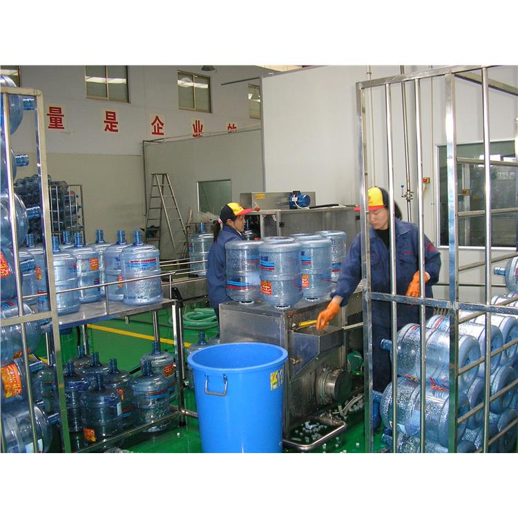 徐州自动矿泉水灌装机生产厂家 矿泉水生产包装机 为中小微型企业提高产量