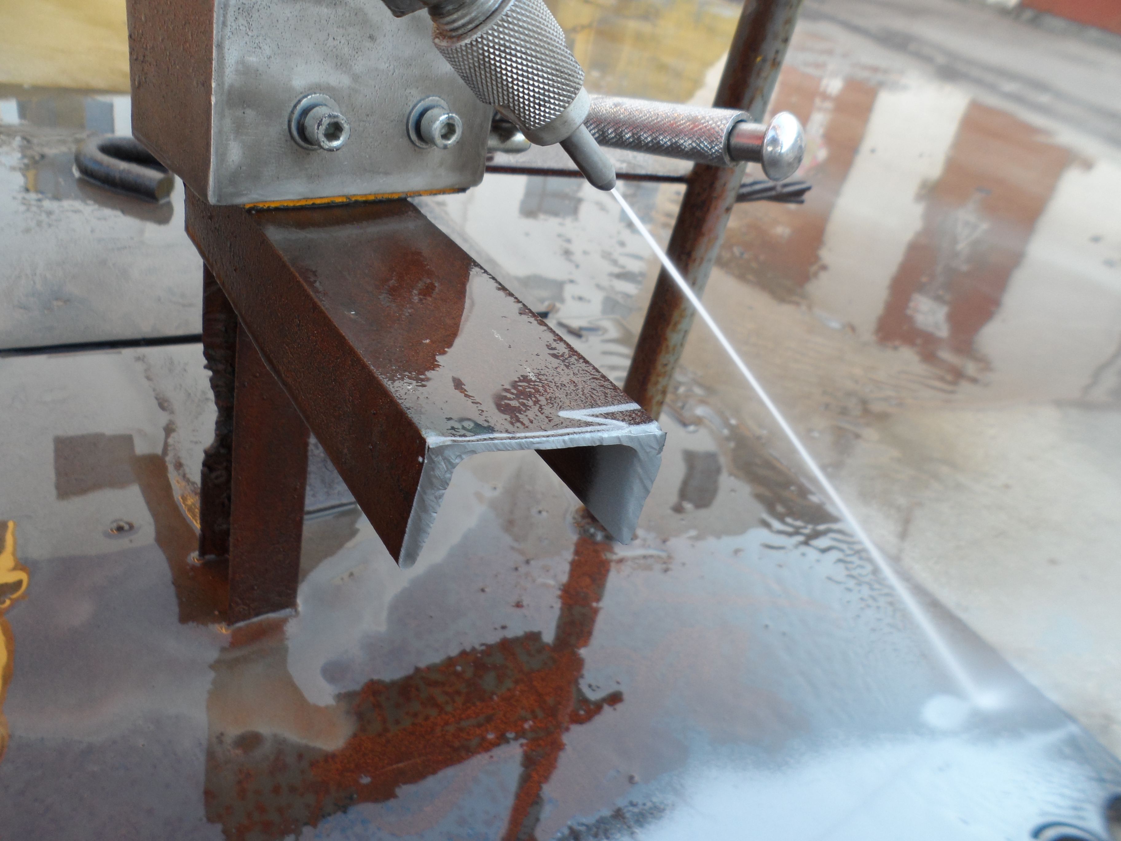 全自动高压水射流切割金属钢板材施工