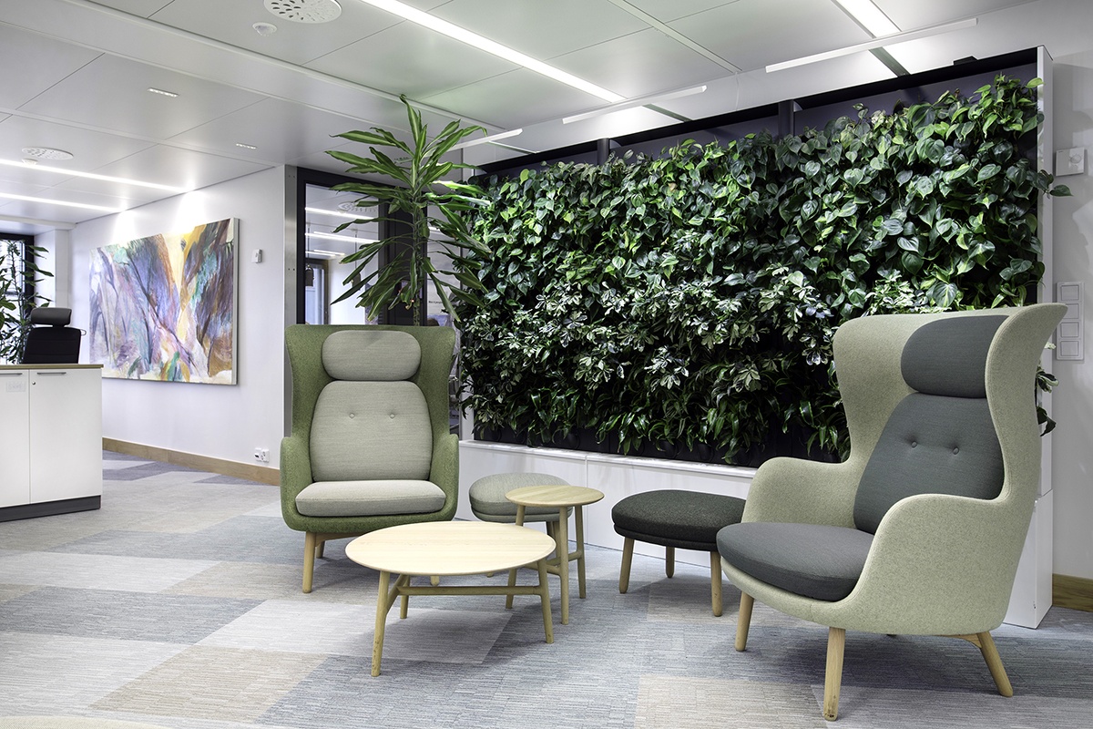 青沐天辰室外植物墙设计效果，适用于空间场所的墙体绿化方式