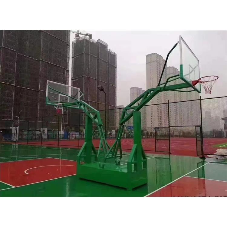 篮球场地篮球架位置 华标篮球架