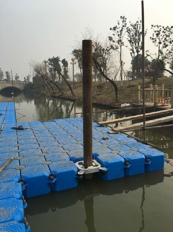 社区公园水上浮桥素材供应 PE平台浮筒