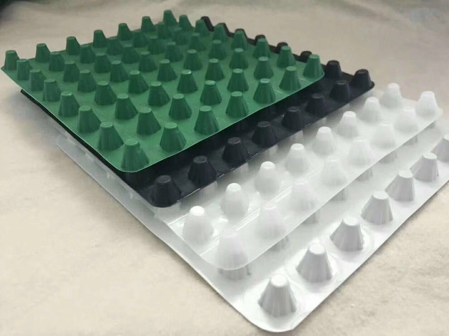 南京国标凸高2.0cm塑料排水板