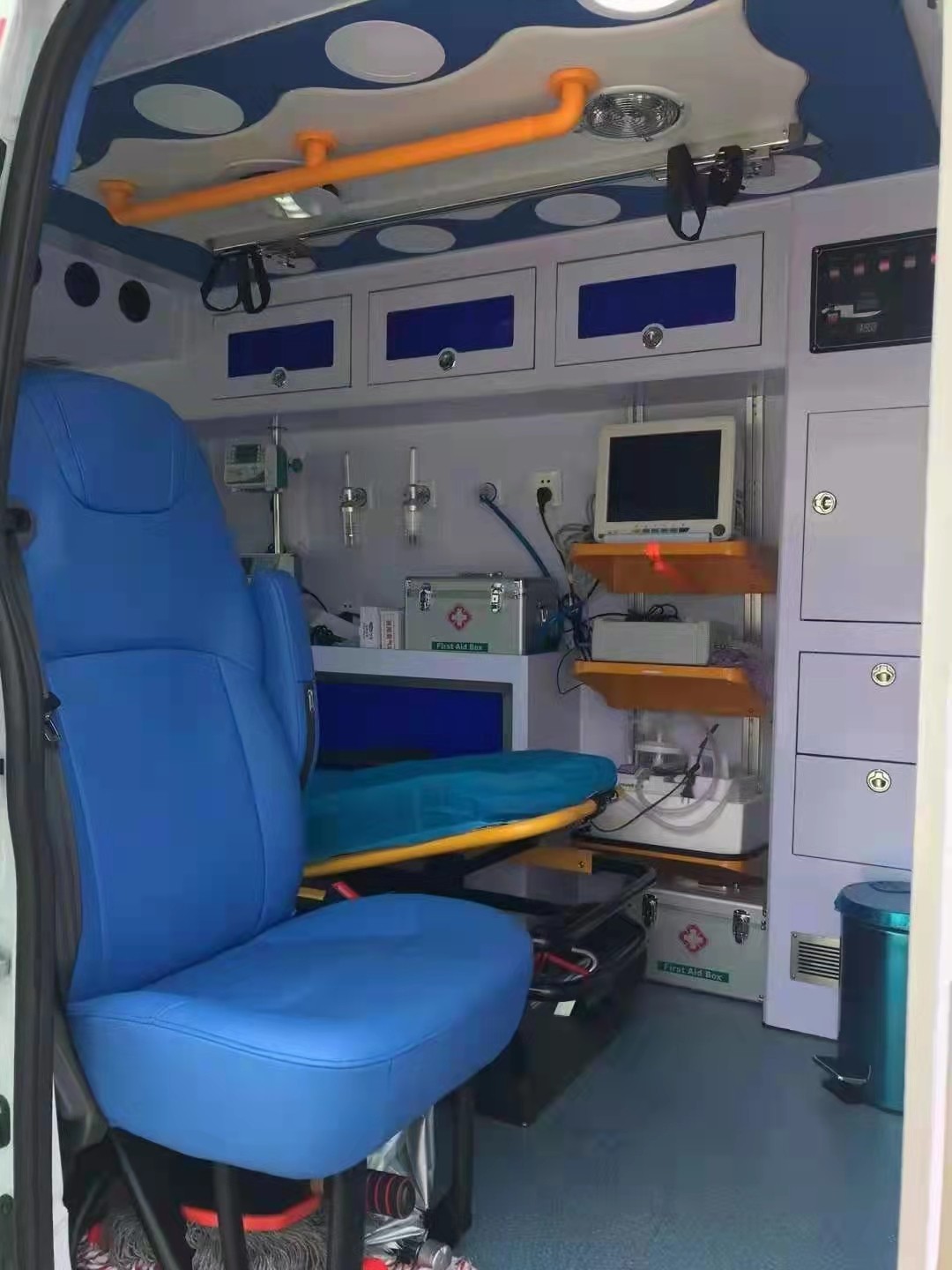 上海私人救护车转运服务 专业医疗设备 上海长途跨省救护车