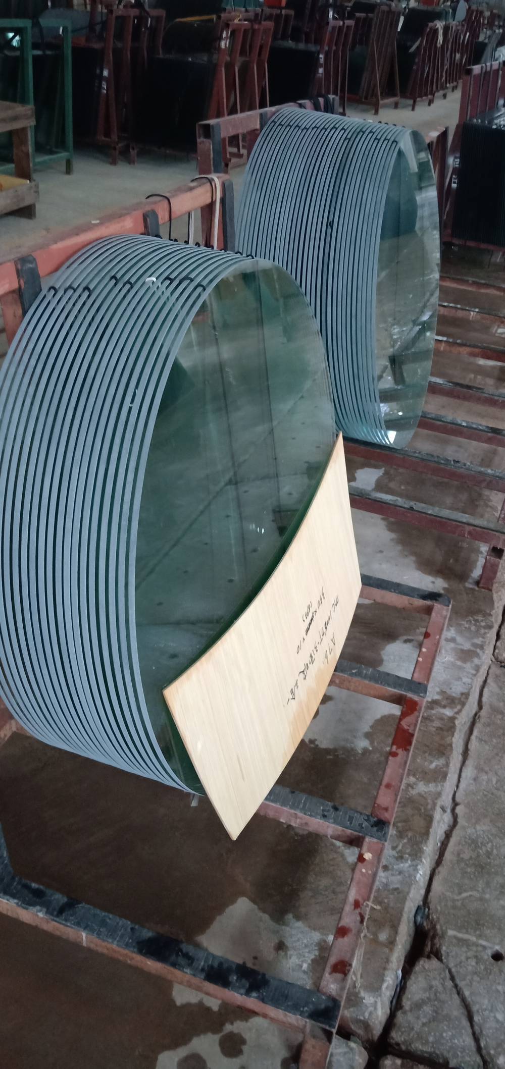 定制玻璃深加工按需求定制钢化玻璃台台面圆形加工 10mm钢化玻璃