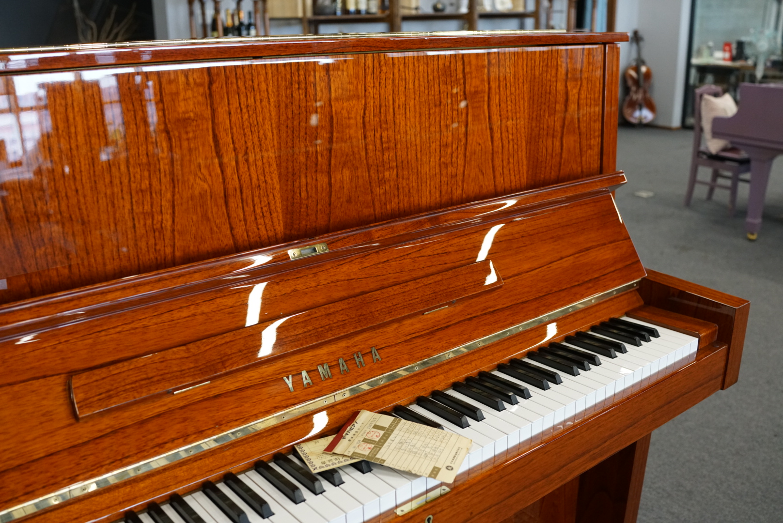 出售雅马哈卡瓦依立式钢琴