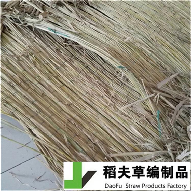 武汉防滑草垫批发公司 稻草分布均匀 解决了稻草的堆放问题