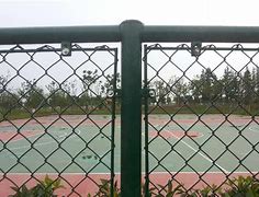 供应球场护栏网 体育场围网 运动场隔离网篮球场护栏网球场用勾花网护栏网