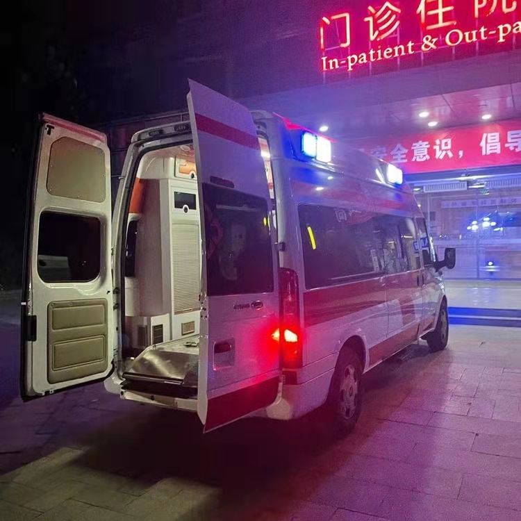 北京长途救护车送病人返乡