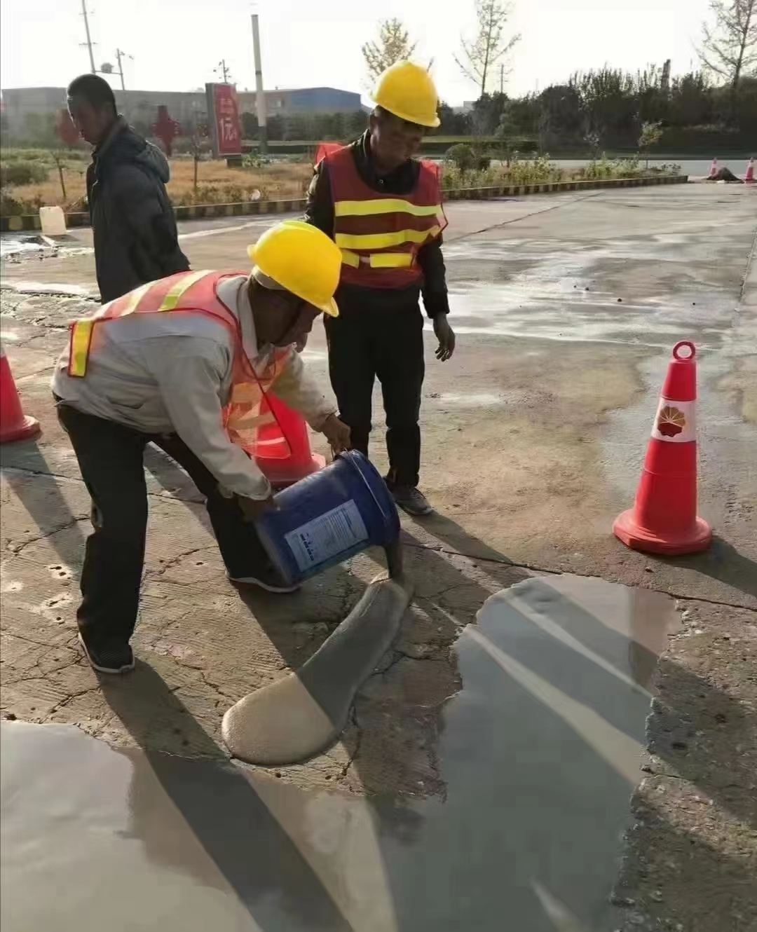 水泥混凝土路面板底脱空注浆修复技术