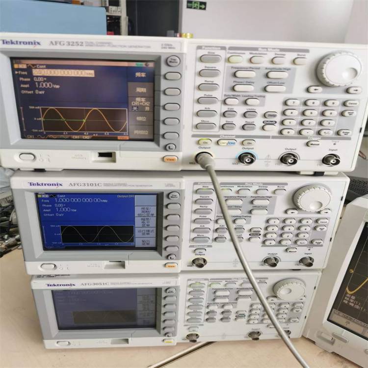 泰克AFG3051C,AFG3101C,AFG3252任意波形函数信号发生器