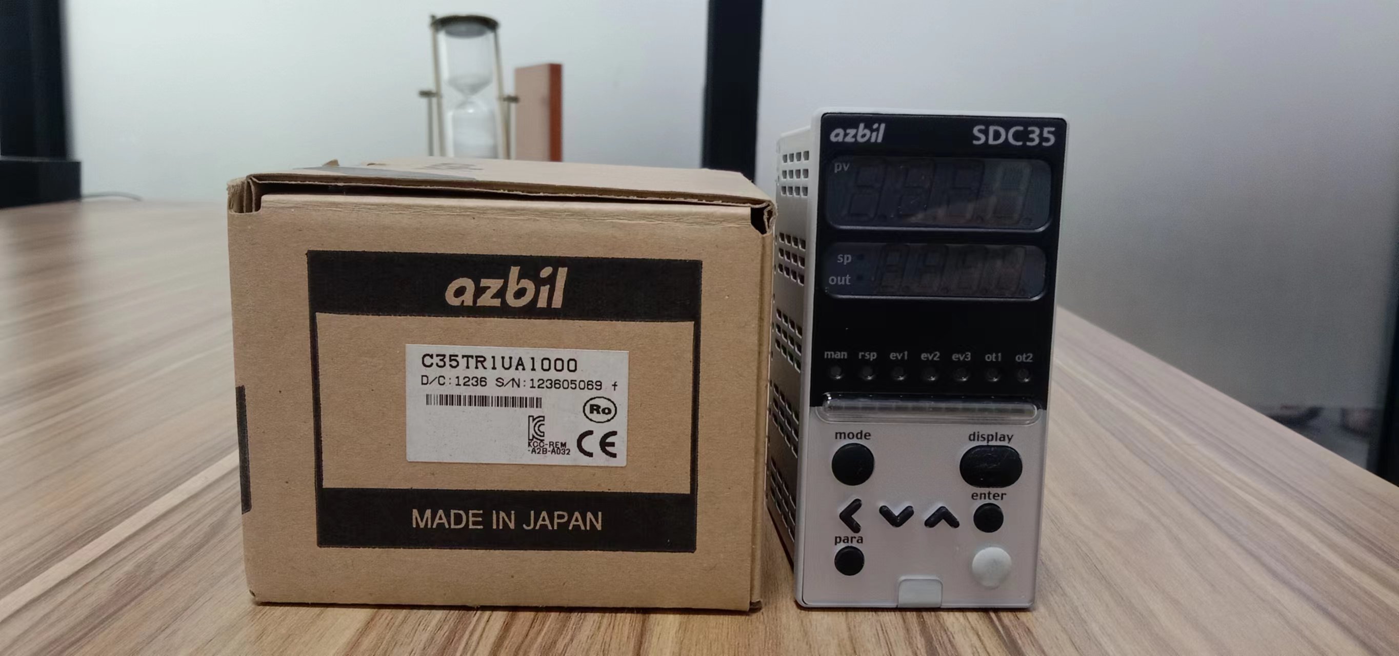 SDC35数字温度指示调节仪AZBIL 山武温控器C35TR1UA1000