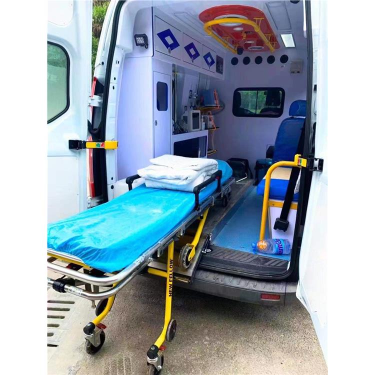 青岛崂山区救护车出租公司 配有设备