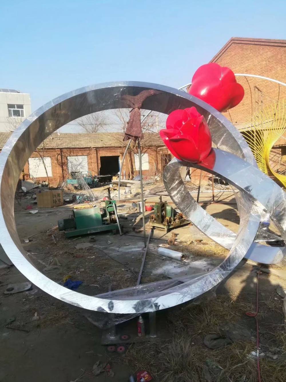 不锈钢玫瑰戒指雕塑不锈钢镜面圆环雕塑