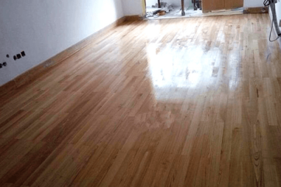 重庆实木地板清洗保养厂家-旧地板翻新-椿艺贸易