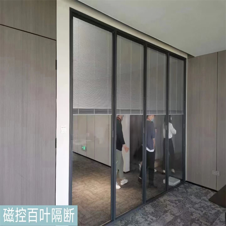 深圳办公隔断价格 外观简洁大方 提高室内的安静度