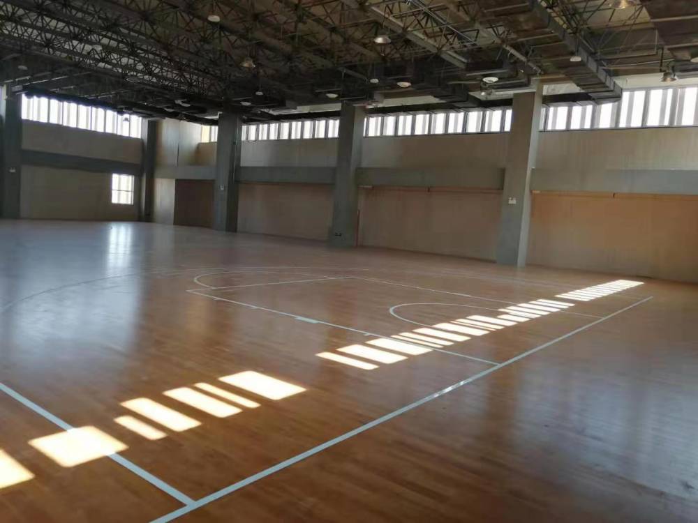 信华体育木地板 篮球馆羽毛球馆枫木木地板 网红球馆设计施工
