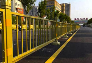 河北黄金交通护栏、道路交通护栏、京式交通护栏厂家