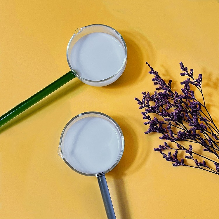 PTFE乳液供應(yīng)商 熱膨脹系數(shù)低 摩擦因數(shù)小