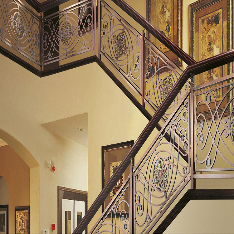 精雕设计镶铜边条楼梯扶手 豪华别墅室内流行装饰