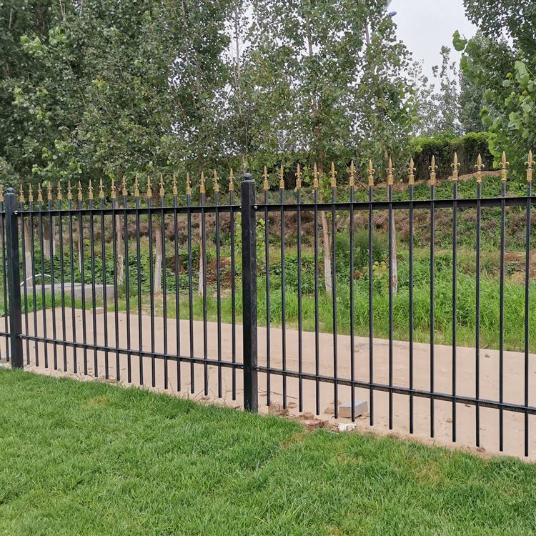 新疆博乐园区防护栏销售/乌鲁木齐院墙围栏厂家
