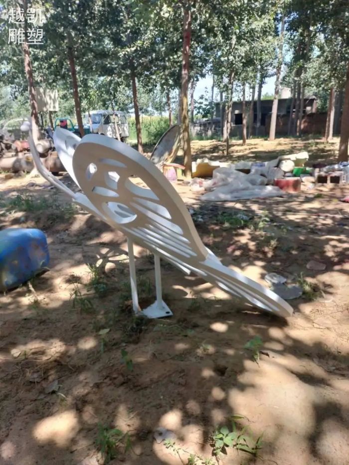 锻钢蝴蝶雕塑价格 公园文化制作 展品现代蝴蝶雕塑