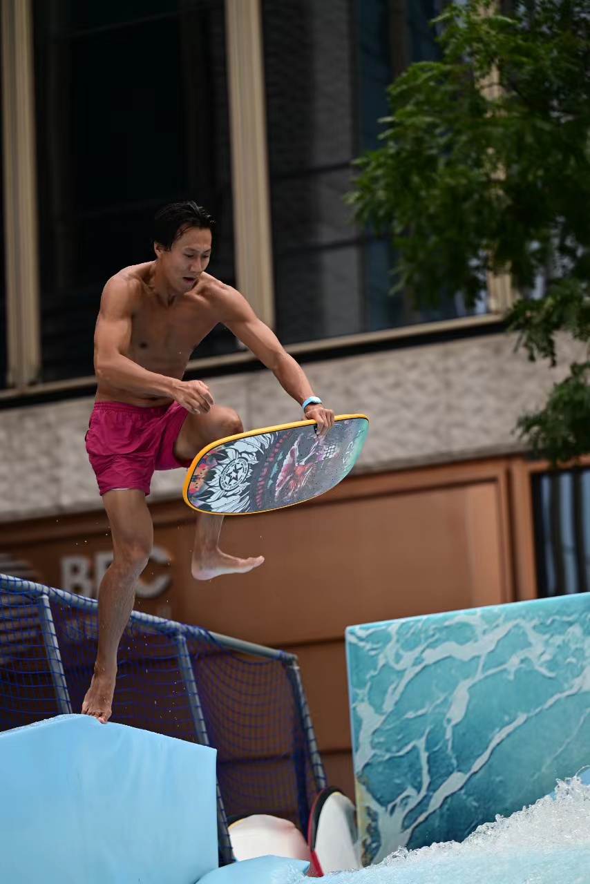 保亭黎族苗族自治县迷你型冲浪模拟器 滑板冲浪设备 大型游乐设备