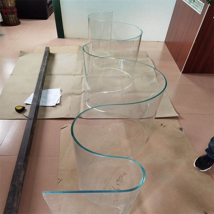 南京弧形钢化玻璃