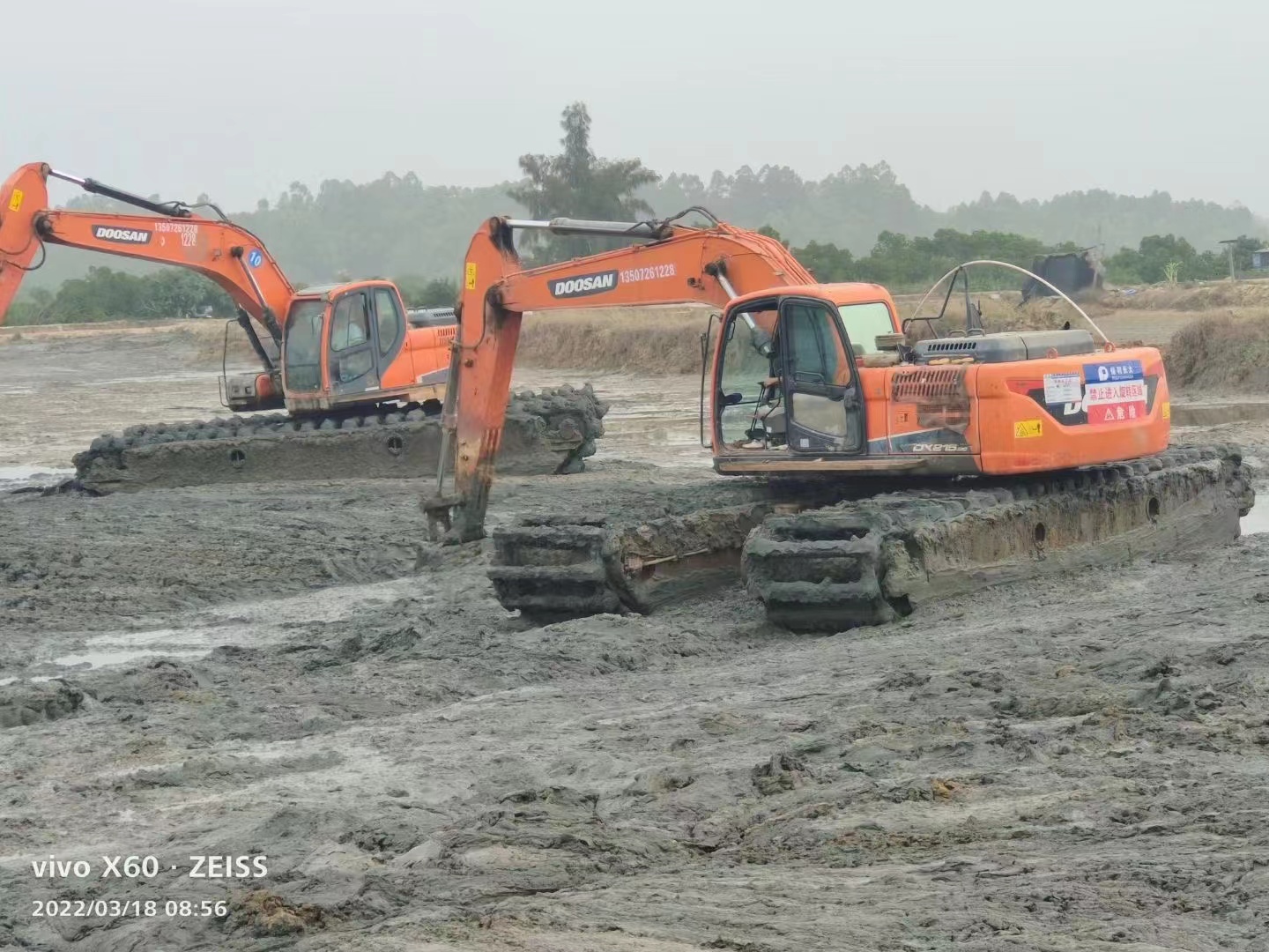 贺州水上浮船挖掘机出租租赁
