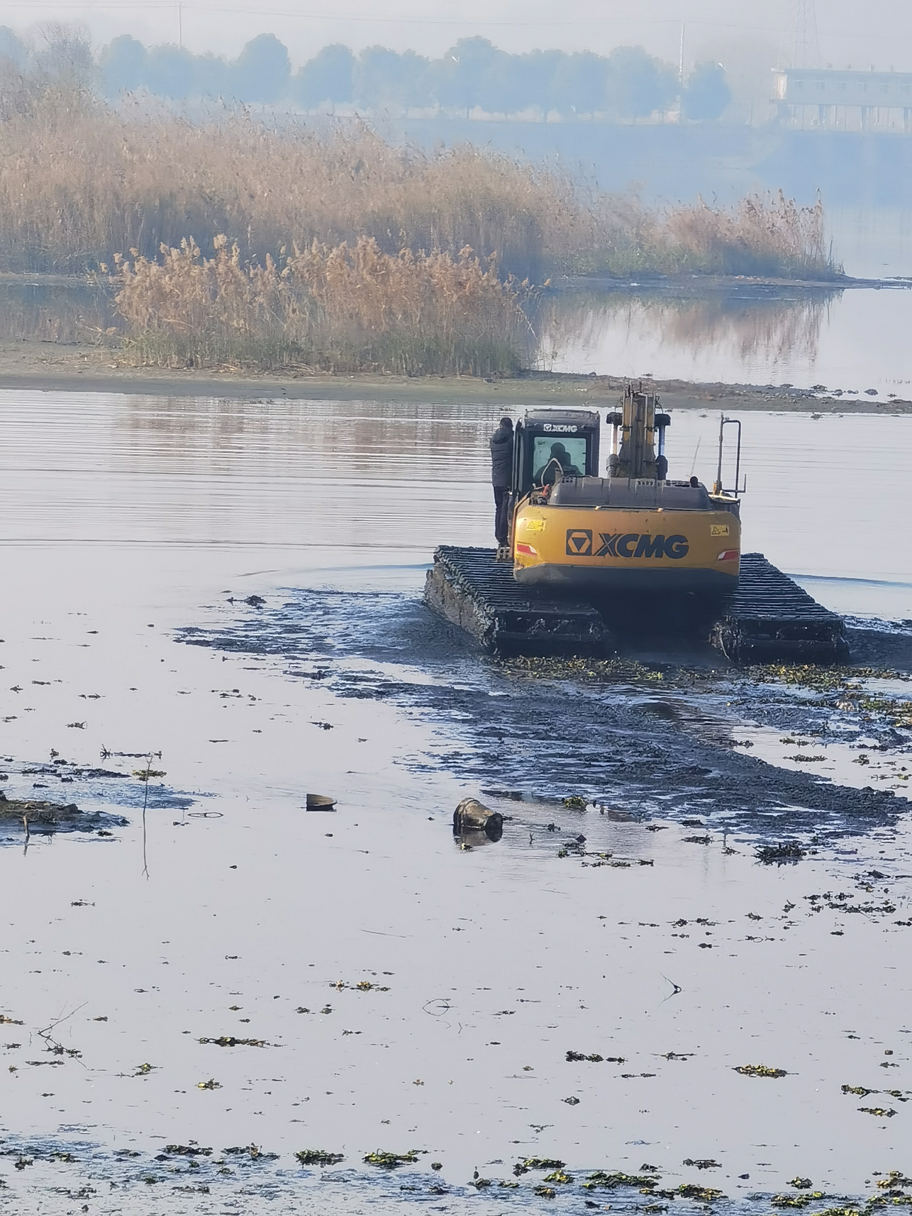 聊城湿地水上清淤船