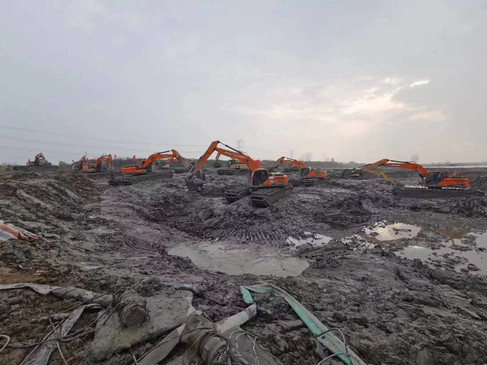 东莞滩涂挖掘机