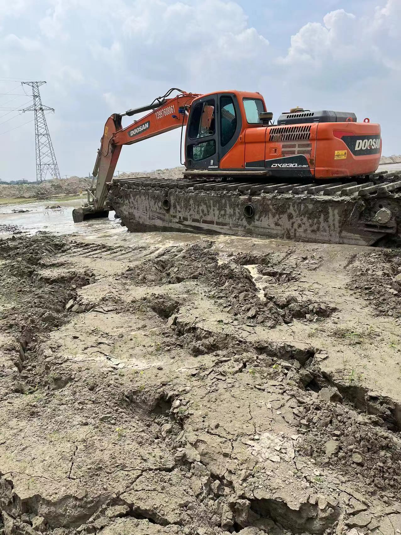 滁州附近浮水挖掘机