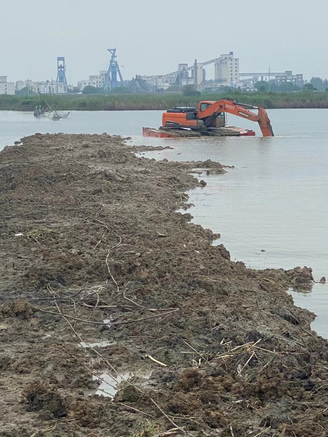 武汉清理河道挖机船