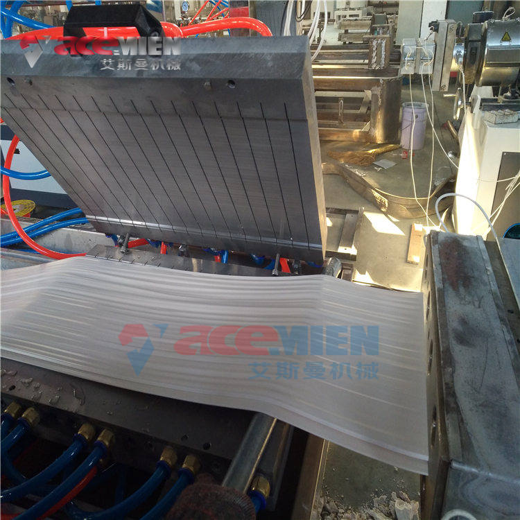 配方存储 艾成机械 PVC木塑门板生产设备厂家