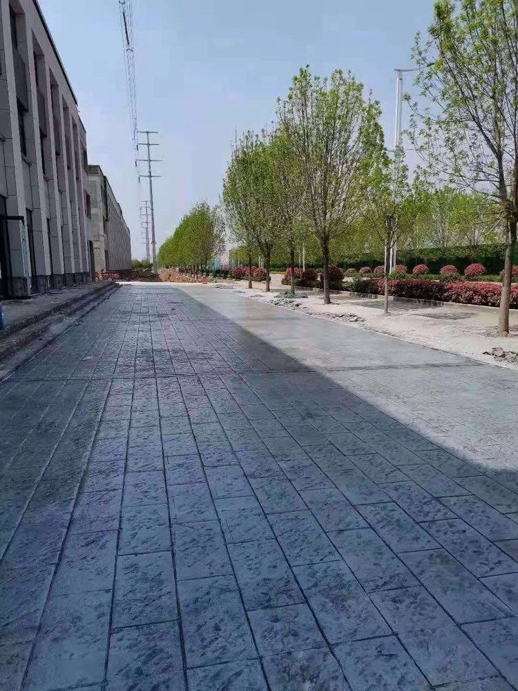 真石丽胶粘石面层装饰 亳州居民小区仿石压模路面专业施工技术指导