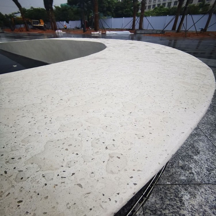 威海市C25砾石聚合物地坪施工队 **水洗石坐凳造型设计