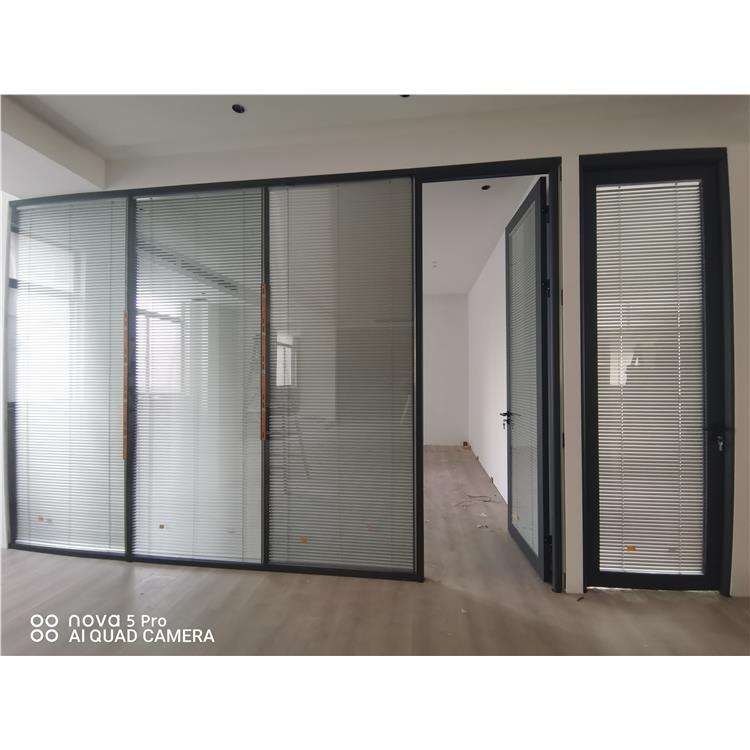 办公室玻璃百叶隔断 维护简单 可以将一个大空间分成多个小空间