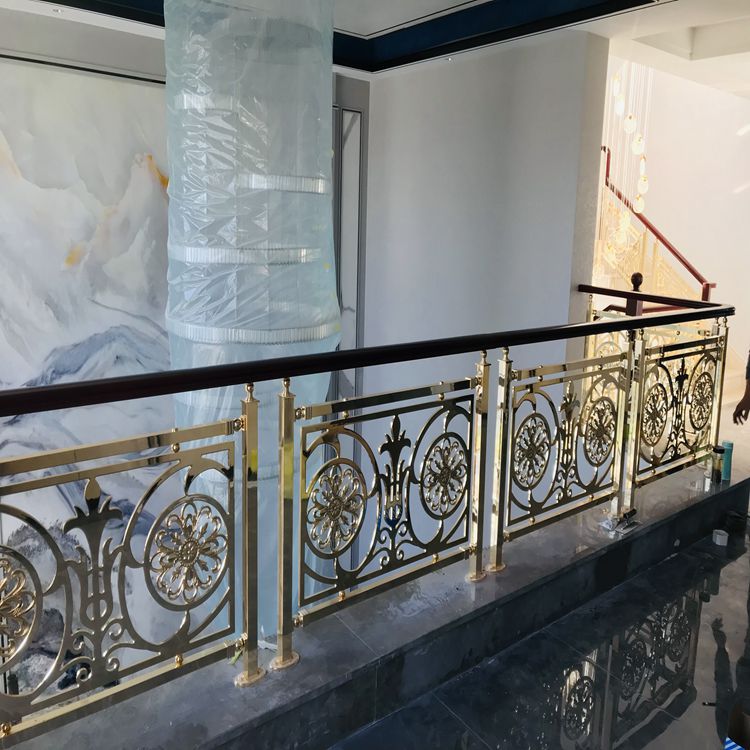 家居装饰金色 K金铝艺栏杆 铜楼梯扶手线条优美