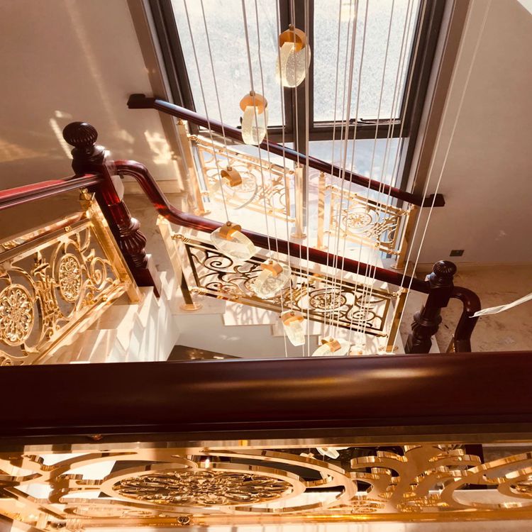 家居装饰金色 K金铝艺栏杆 铜楼梯扶手线条优美