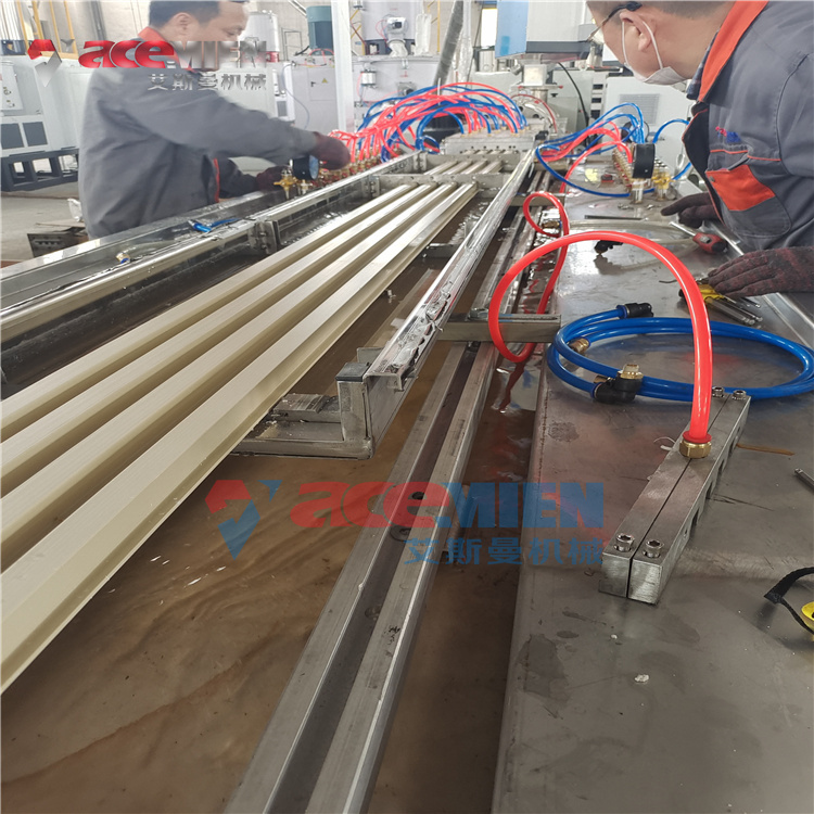 PVC木塑长城板生产设备 操作更简便 艾成机械