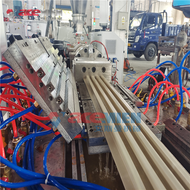 PVC木塑设备 pvc木塑长城板生产设备 PLC触摸屏控制 艾成机械